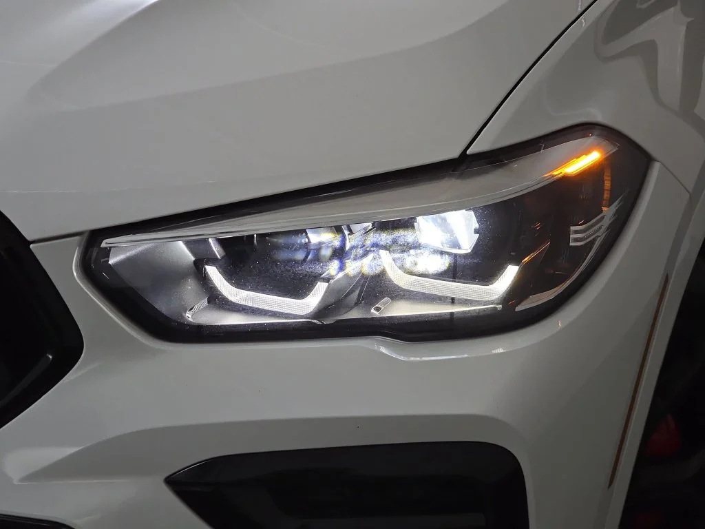Used 2022 White BMW xDrive40i image 32