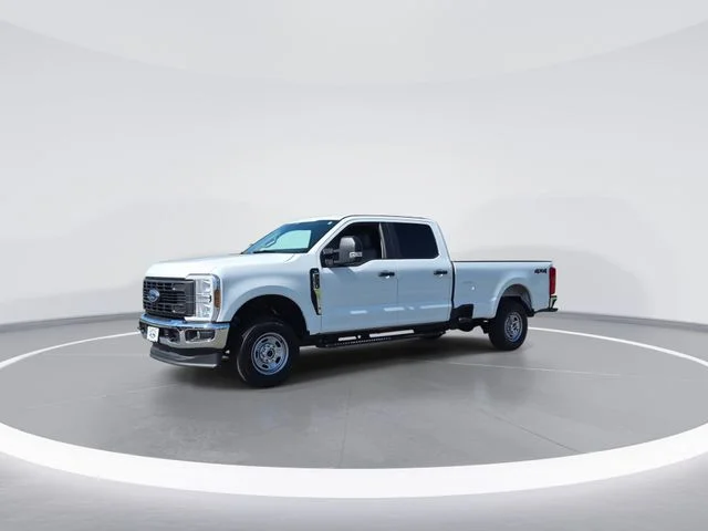 Used 2024 White Ford XL image 4