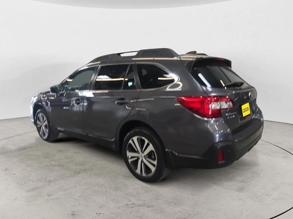 Used 2018 Gray Subaru 2.5i image 7