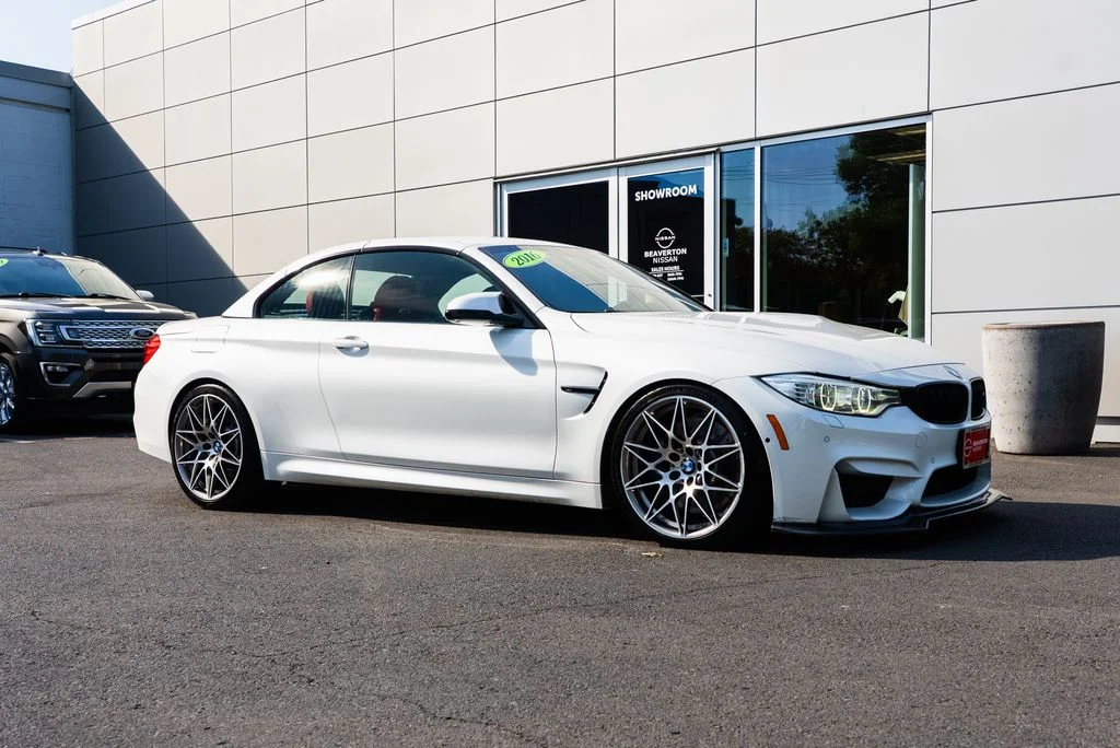 Used 2016 White BMW Competition image 25