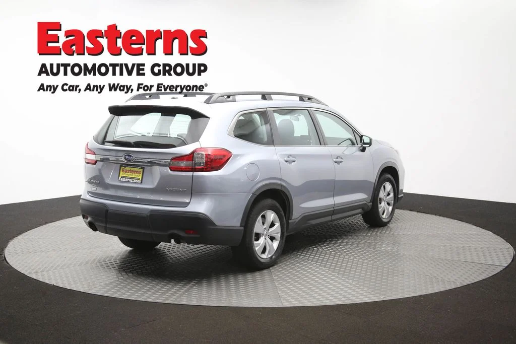 Used 2022 Silver Subaru Base image 39