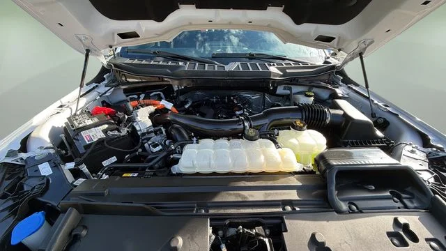 Used 2024 White Ford Lariat image 33