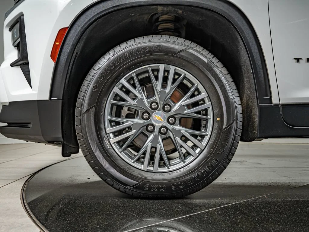 Used 2024 Summit White Chevrolet LS image 10