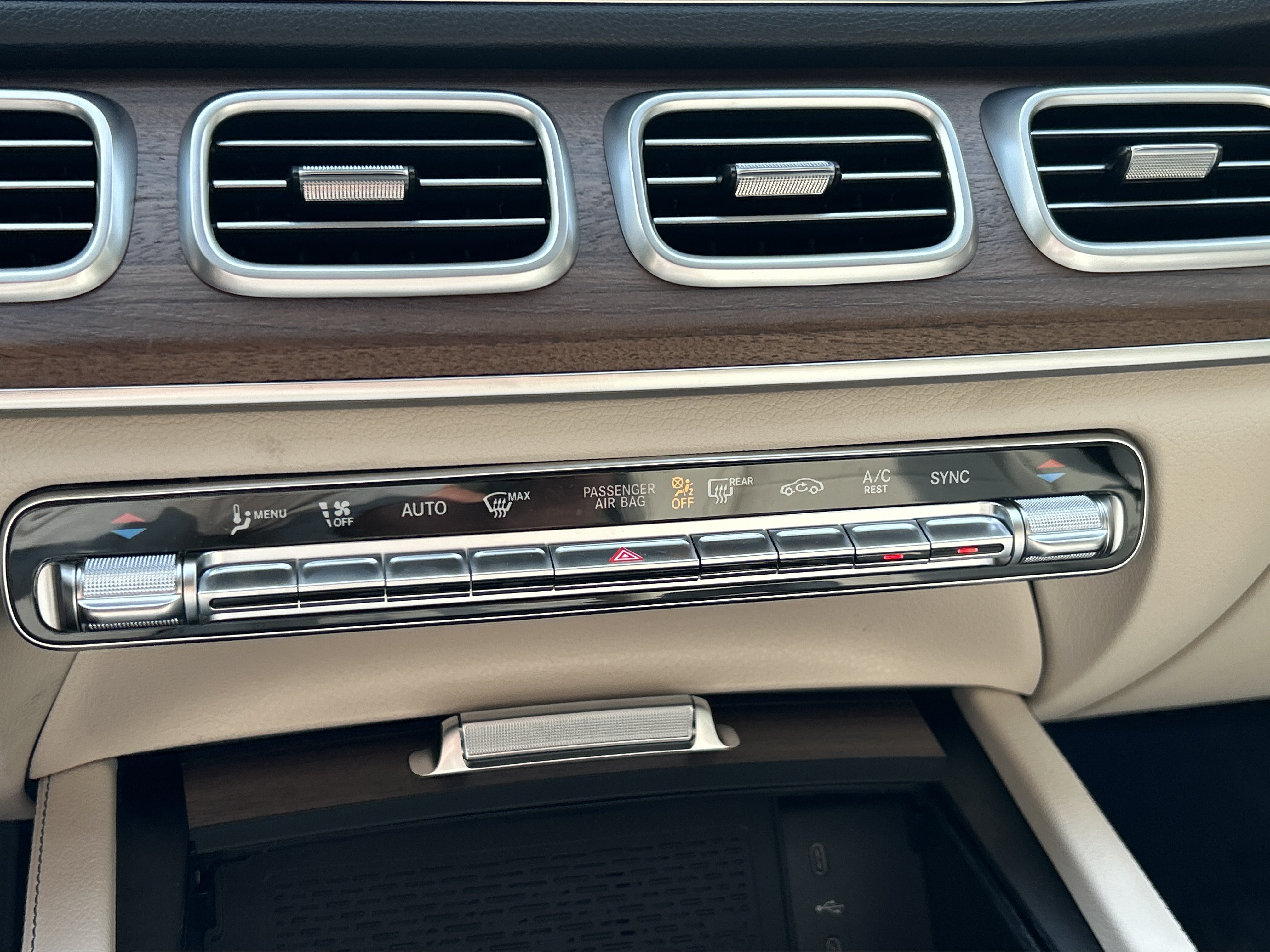 New 2026 MANUFAKTUR Moonlight White Metallic Mercedes-Benz GLE 350 4MATIC® SUV image 29