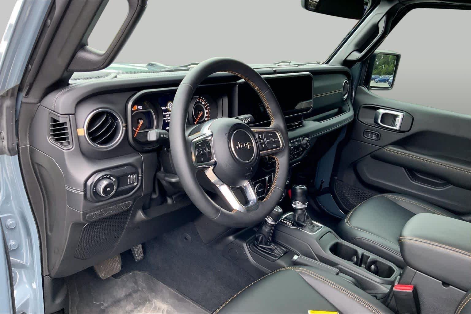 Used 2024 Anvil Clear Coat Jeep Sahara image 17