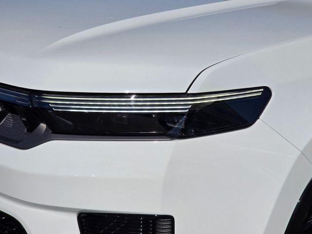 New 2026 Bright White Clearcoat Jeep  image 38