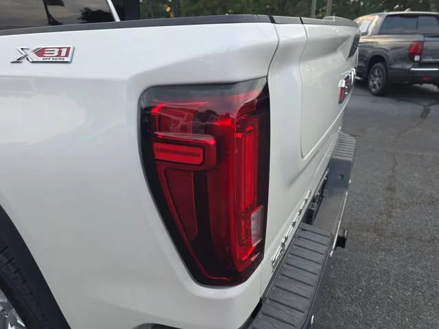 Used 2019 WHITE FROST TRICOAT GMC SLT image 35