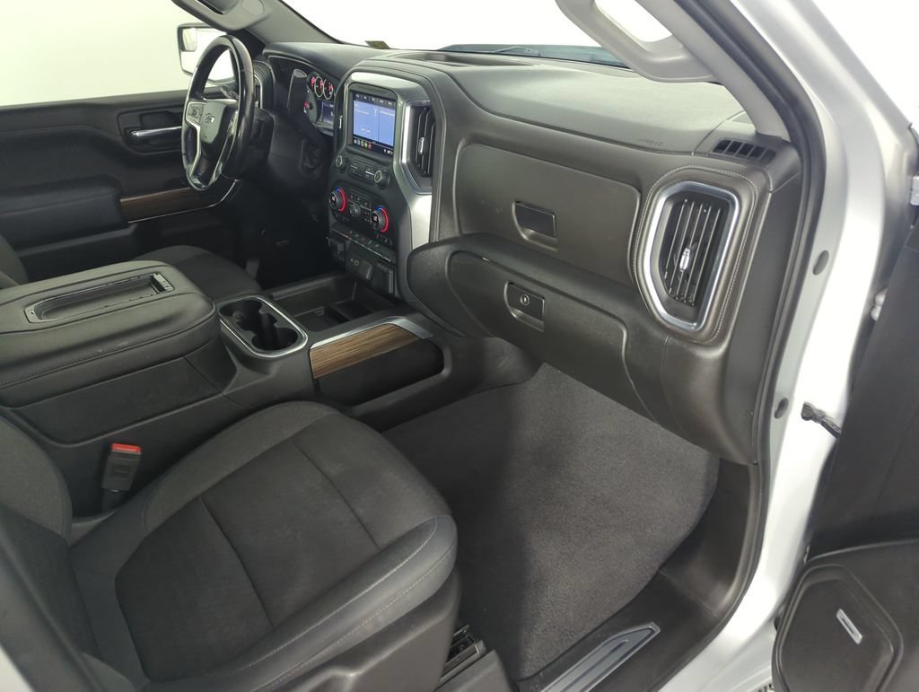 Used 2019 SILVER ICE METALLIC Chevrolet RST image 33
