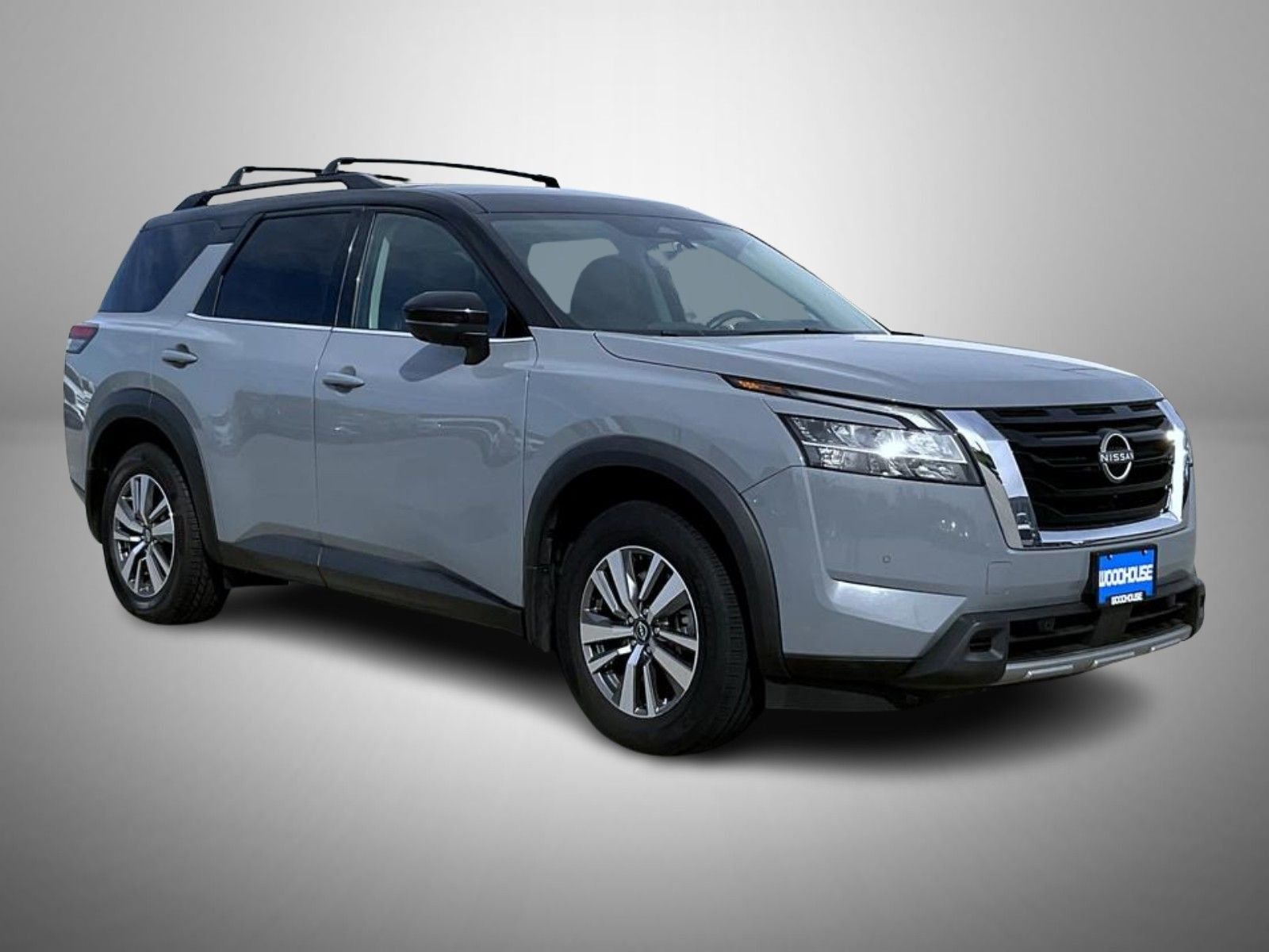 Used 2023 Gray Nissan SL image 3