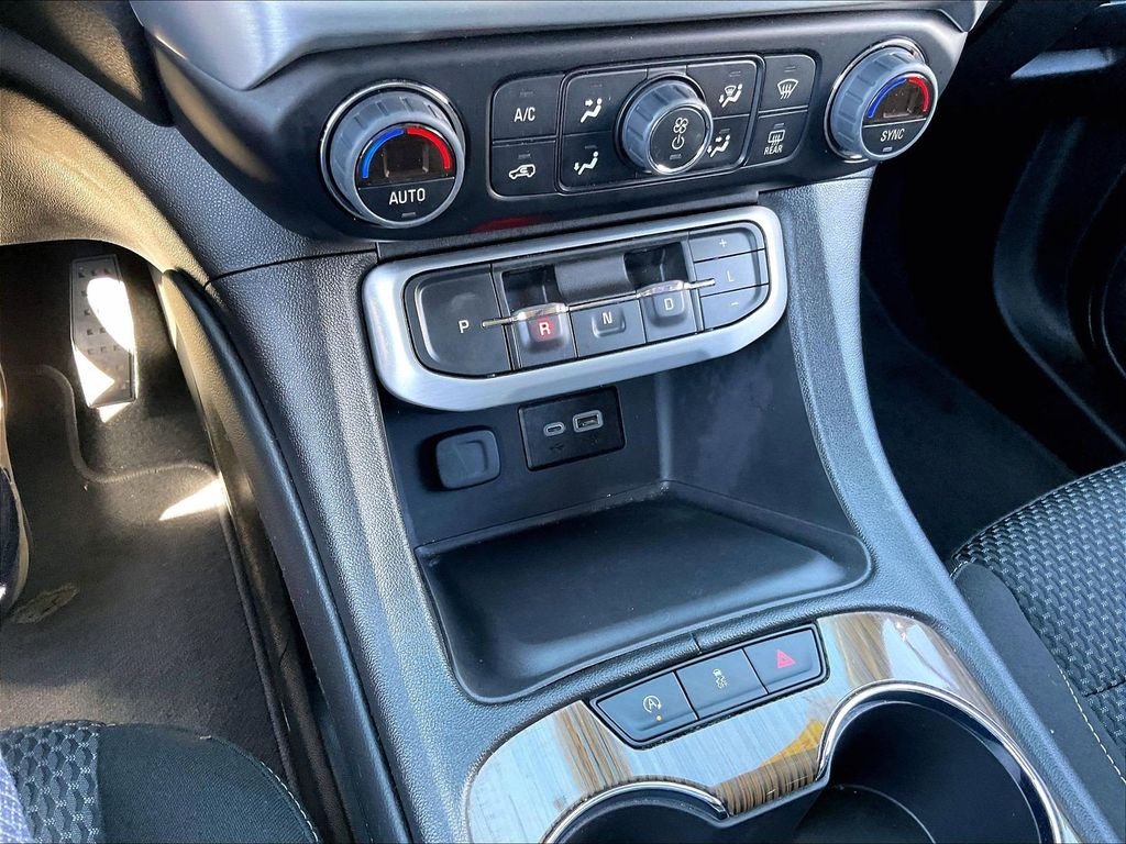 Used 2023 Black GMC SLE image 27