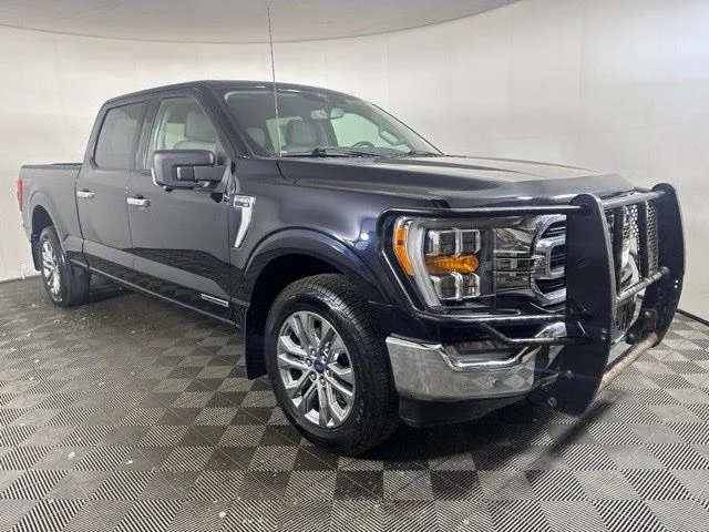 Certified Used 2021 Blue Metallic Ford XLT image 1