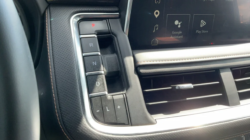 2024 GMC Yukon AT4 - Photo 15