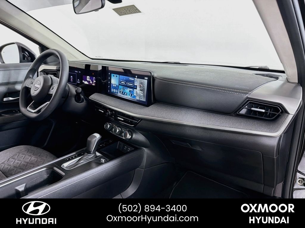 Used 2025 Super Black Nissan SV image 26