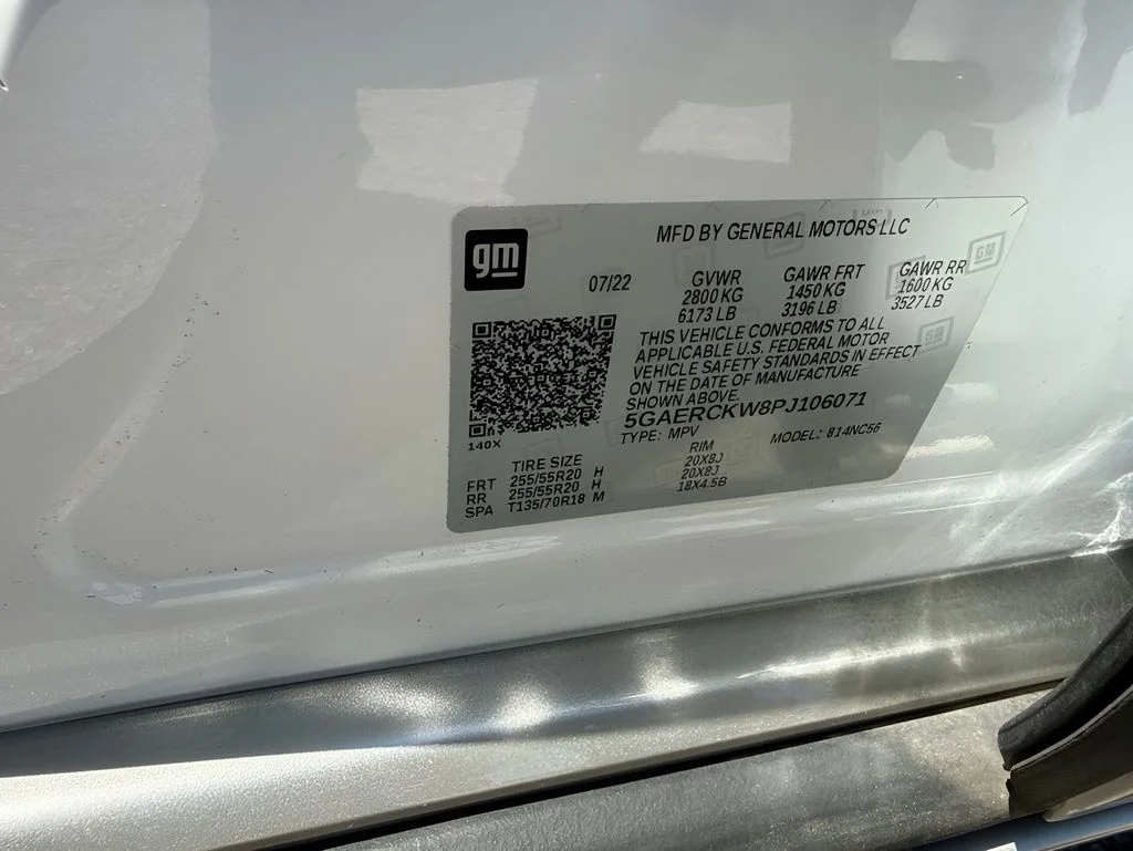 Used 2023 White Buick Premium Group image 41