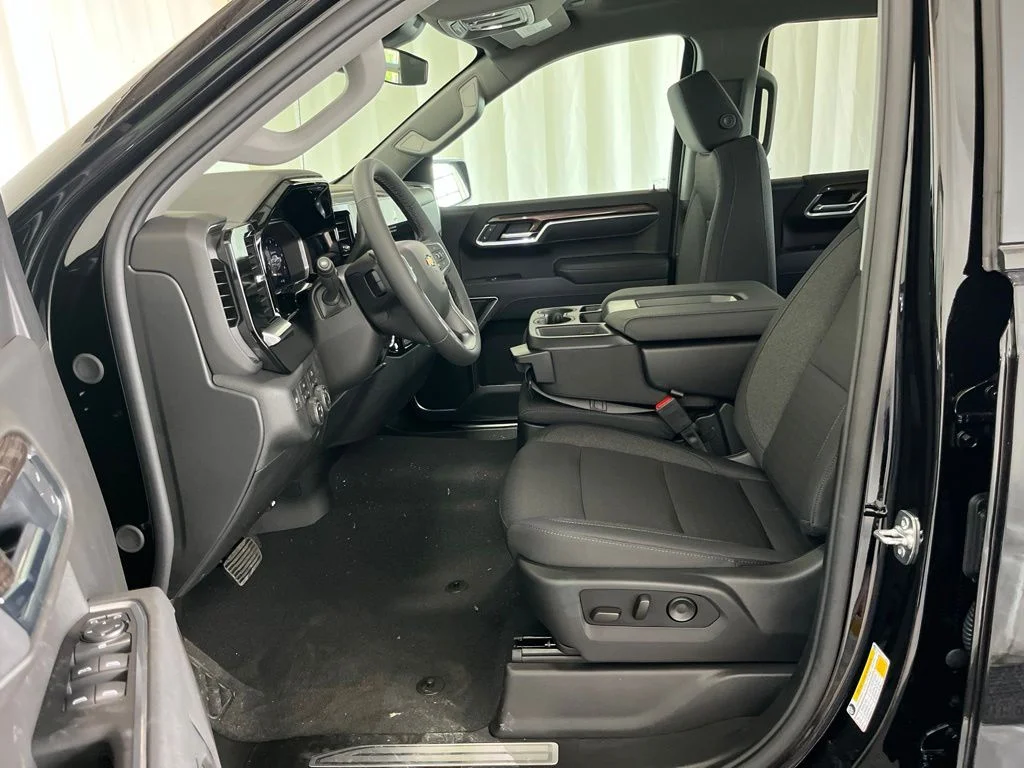 New 2026 Black Chevrolet LT image 3