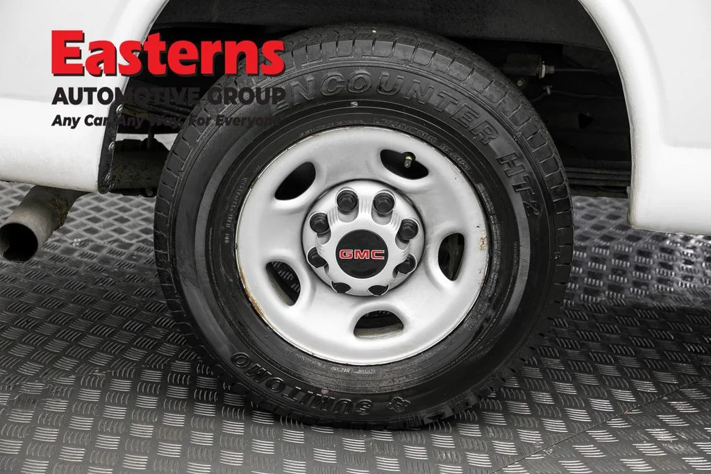 Used 2022 White GMC Work Van image 24