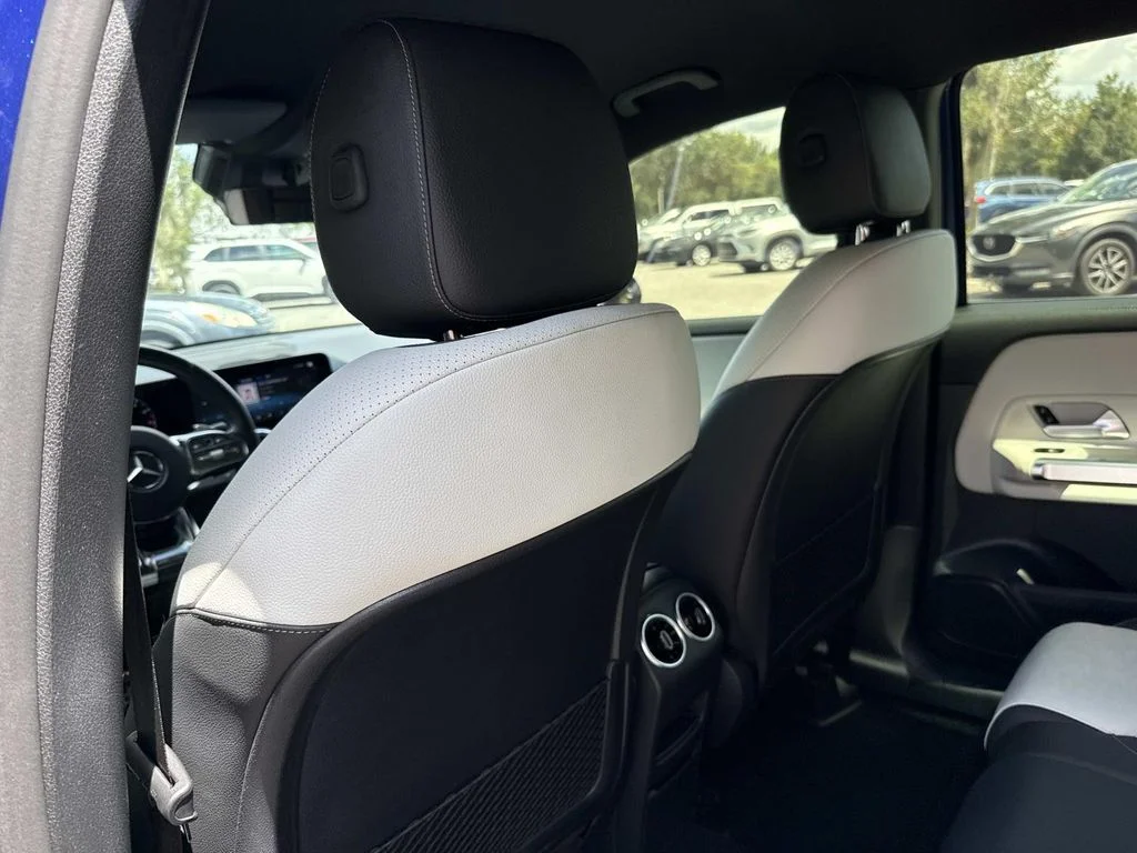 Used 2022  Mercedes-Benz GLB 35 AMG® image 14