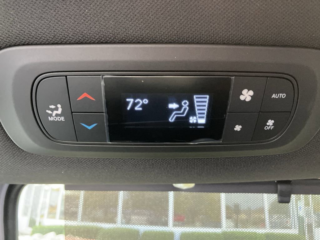 2026 Chrysler Pacifica Select - Photo 29