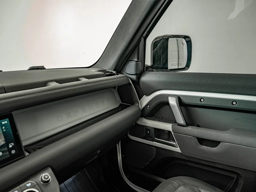 2023 Land Rover Defender X-Dynamic SE - Photo 28