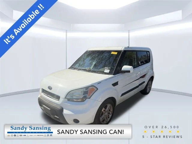 Used 2010 White Kia Plus image 1