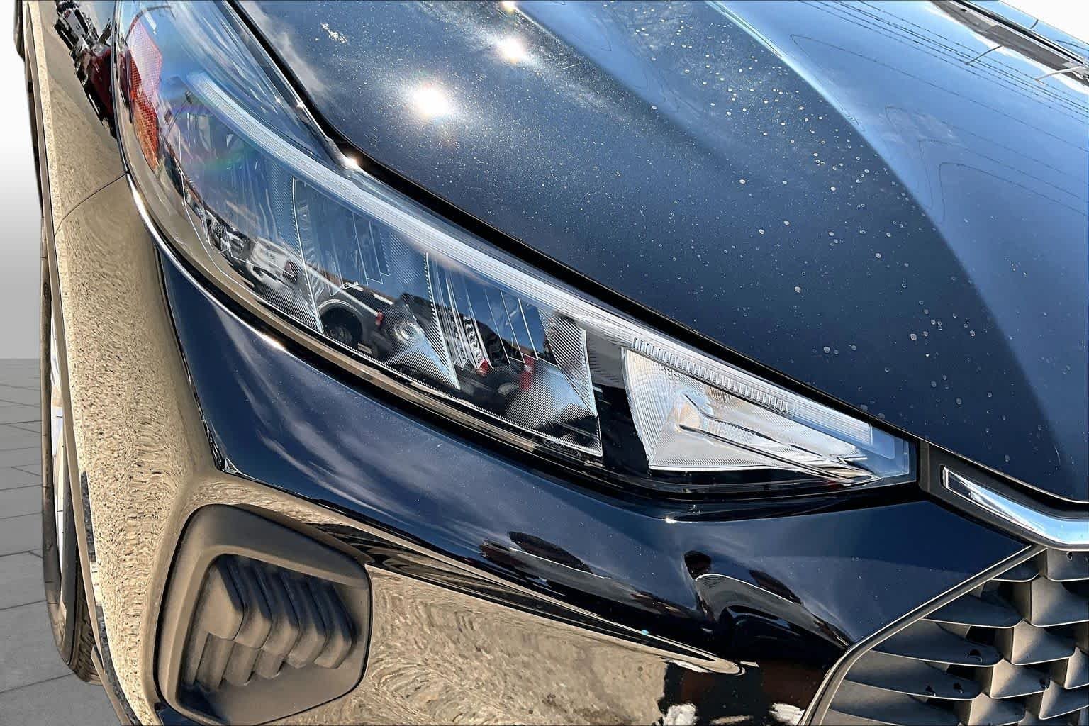 Used 2024 Agate Black Ford Active image 27