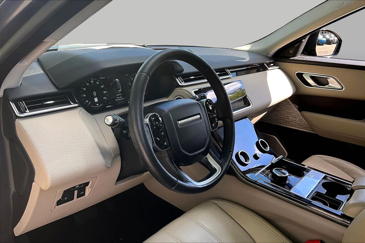 Used 2018 Santorini Black Land Rover S image 18