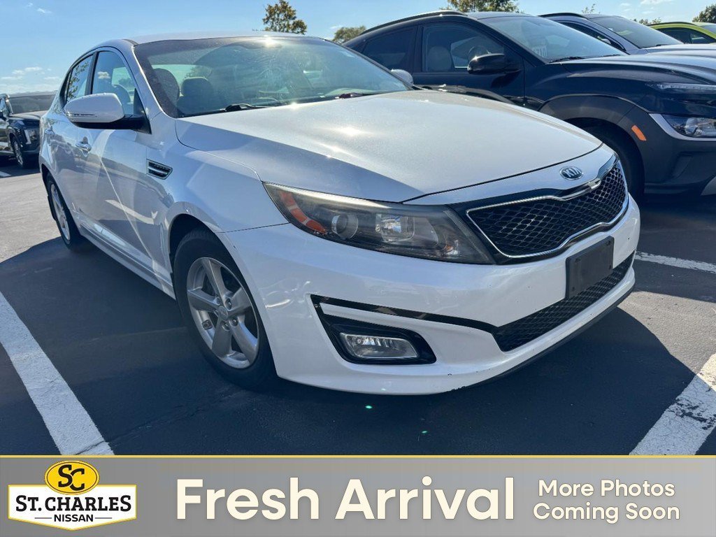 Used 2015 White Kia LX image 1