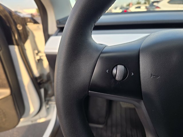 Used 2021 White Tesla Long Range image 19