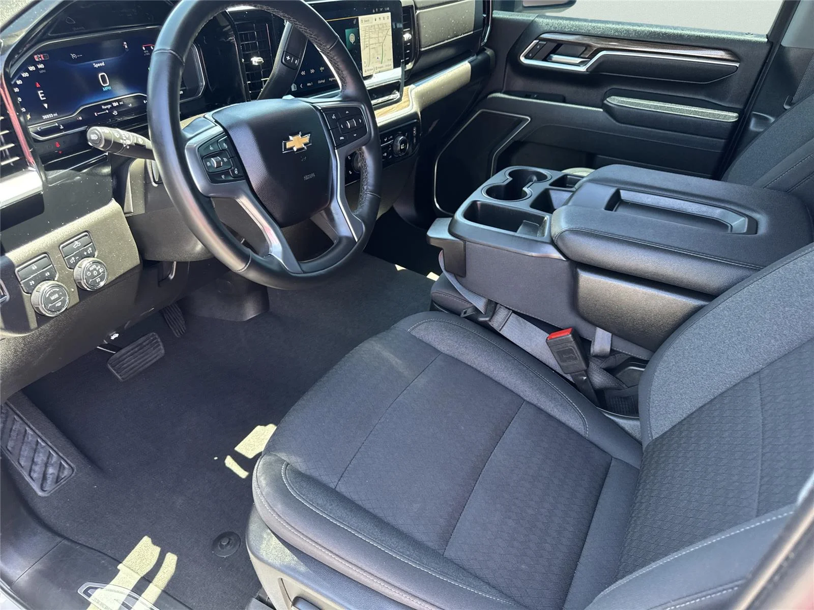 Used 2025 Summit White Chevrolet LT image 10