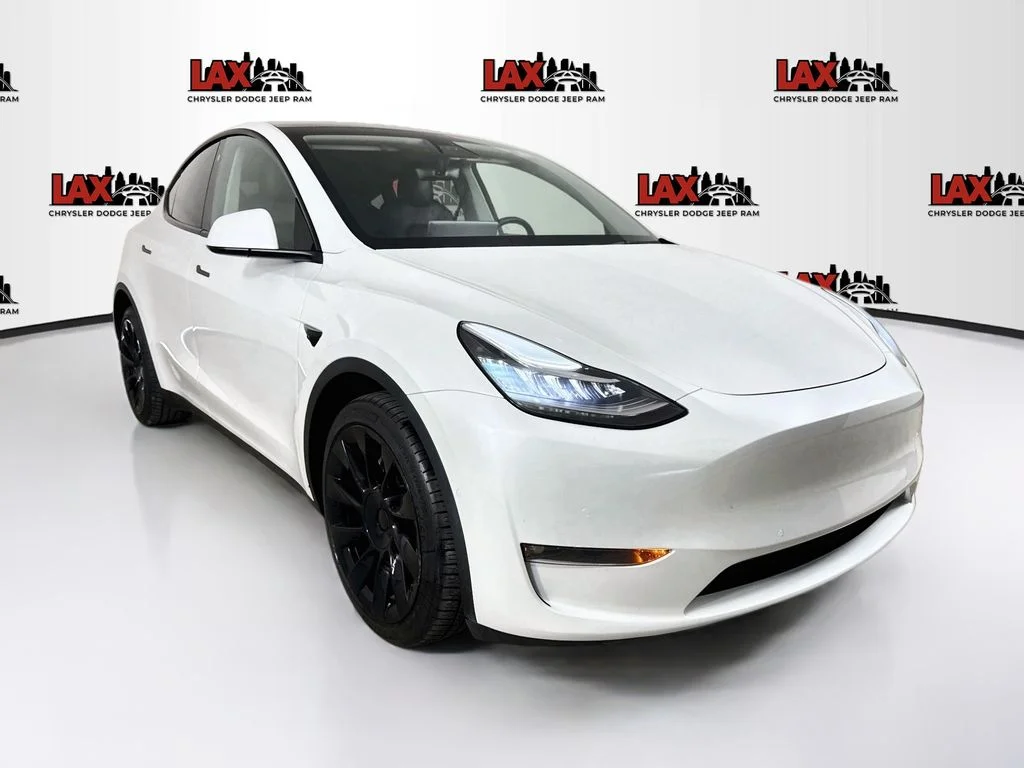 Used 2021 White Tesla Long Range image 1