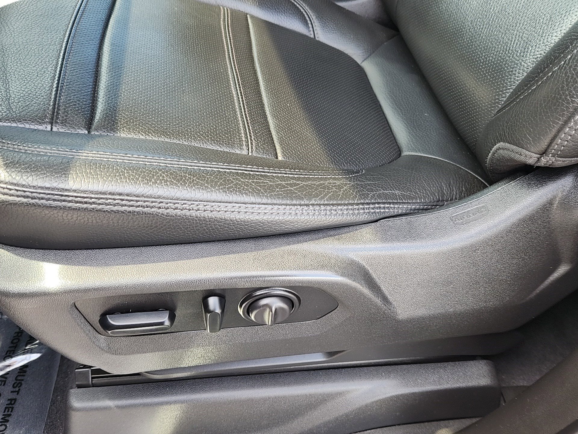 Used 2021 Hunter Metallic GMC Denali image 23
