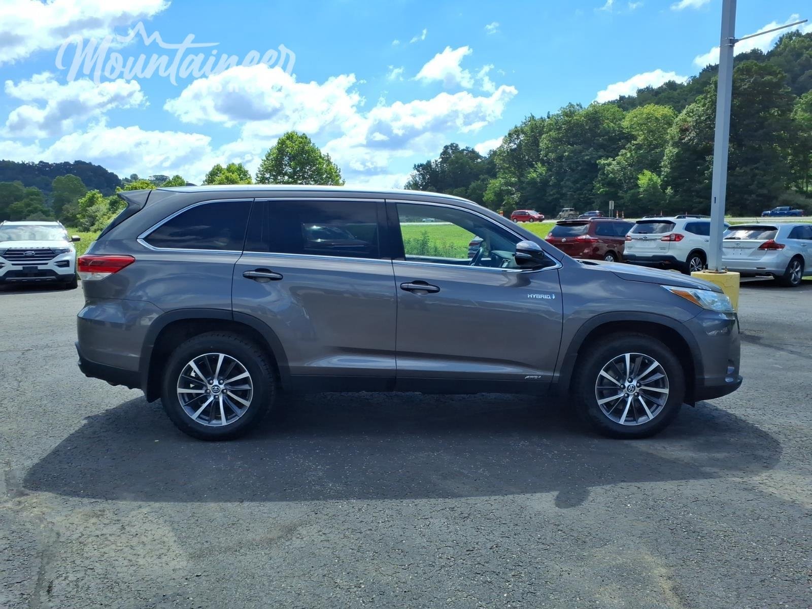 Used 2019 Predawn Gray Mica Toyota XLE image 8
