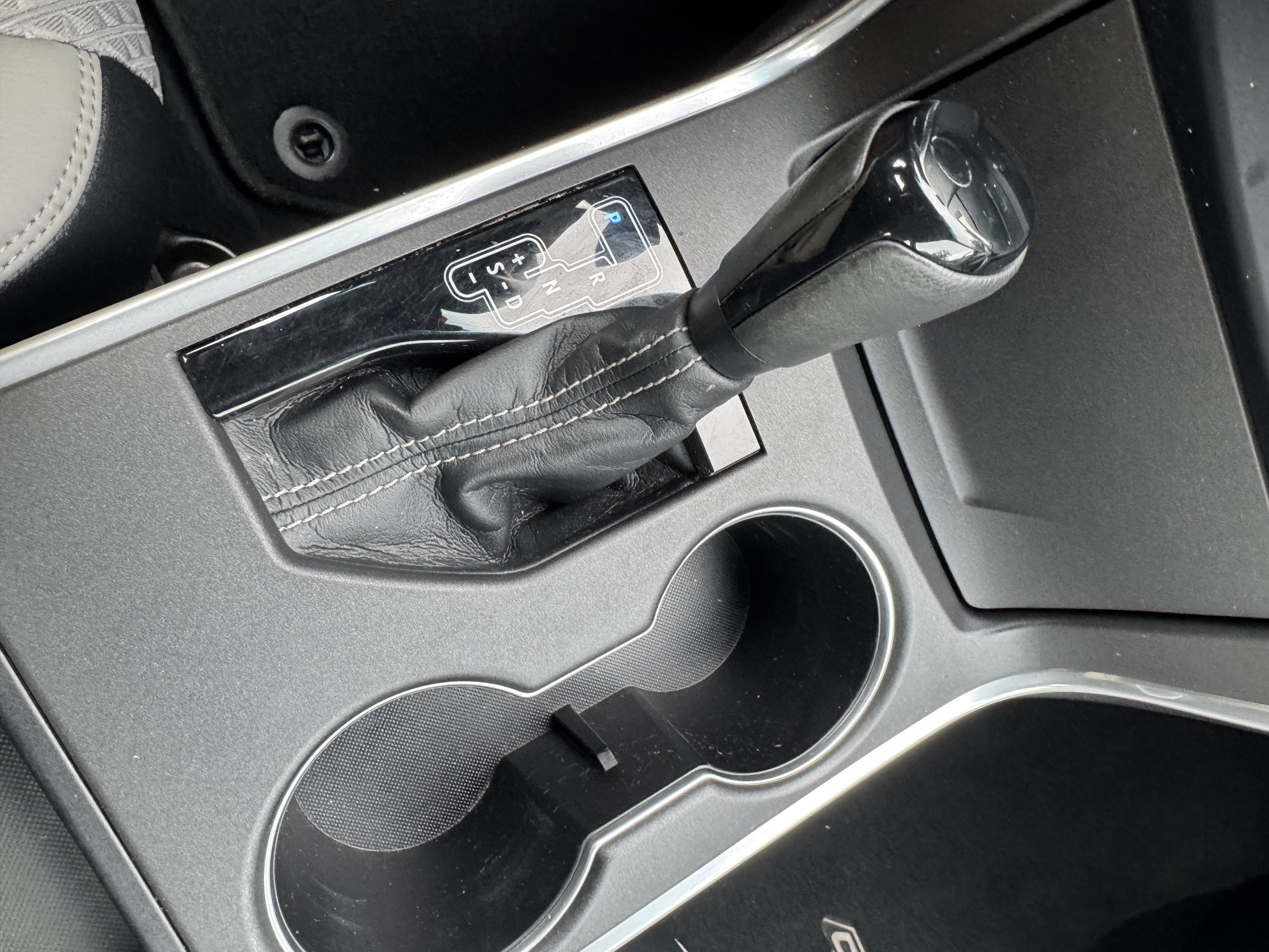 Used 2015 Celestial Silver Metallic Toyota SE image 17
