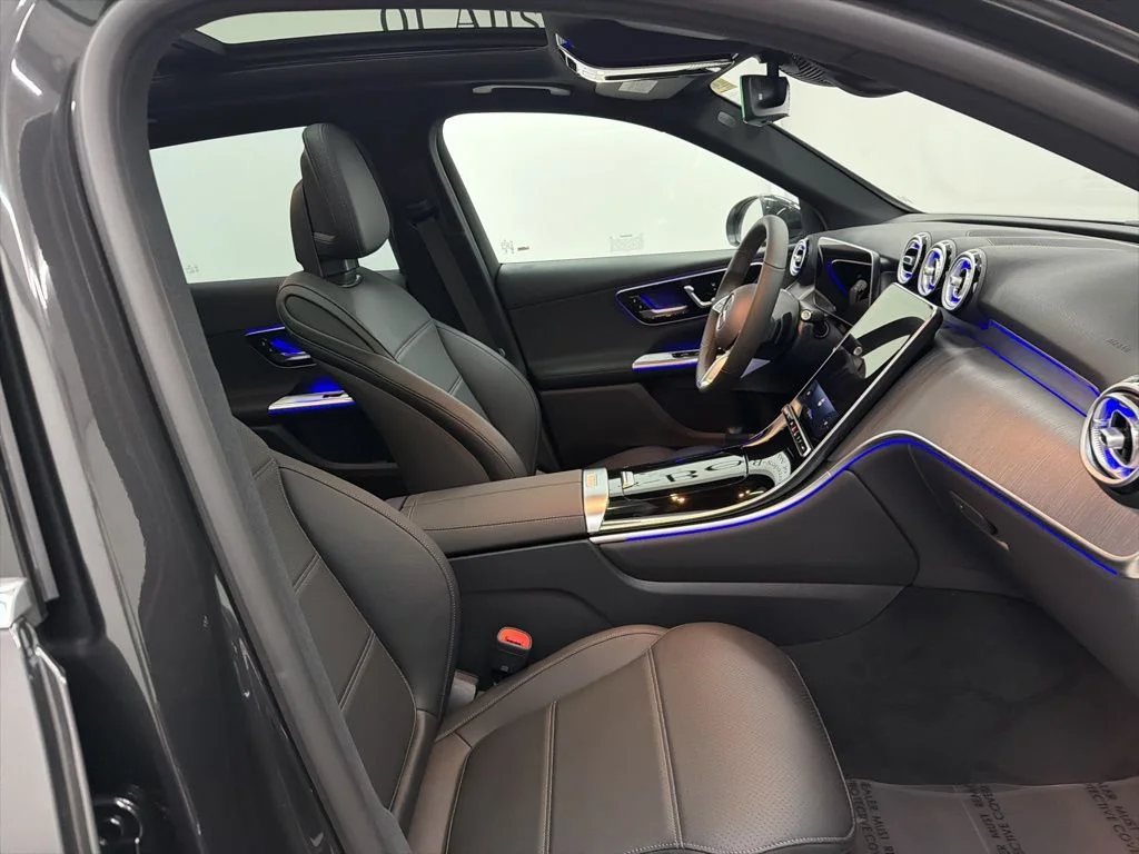 Used 2026 Gray Mercedes-Benz GLC 300 image 27