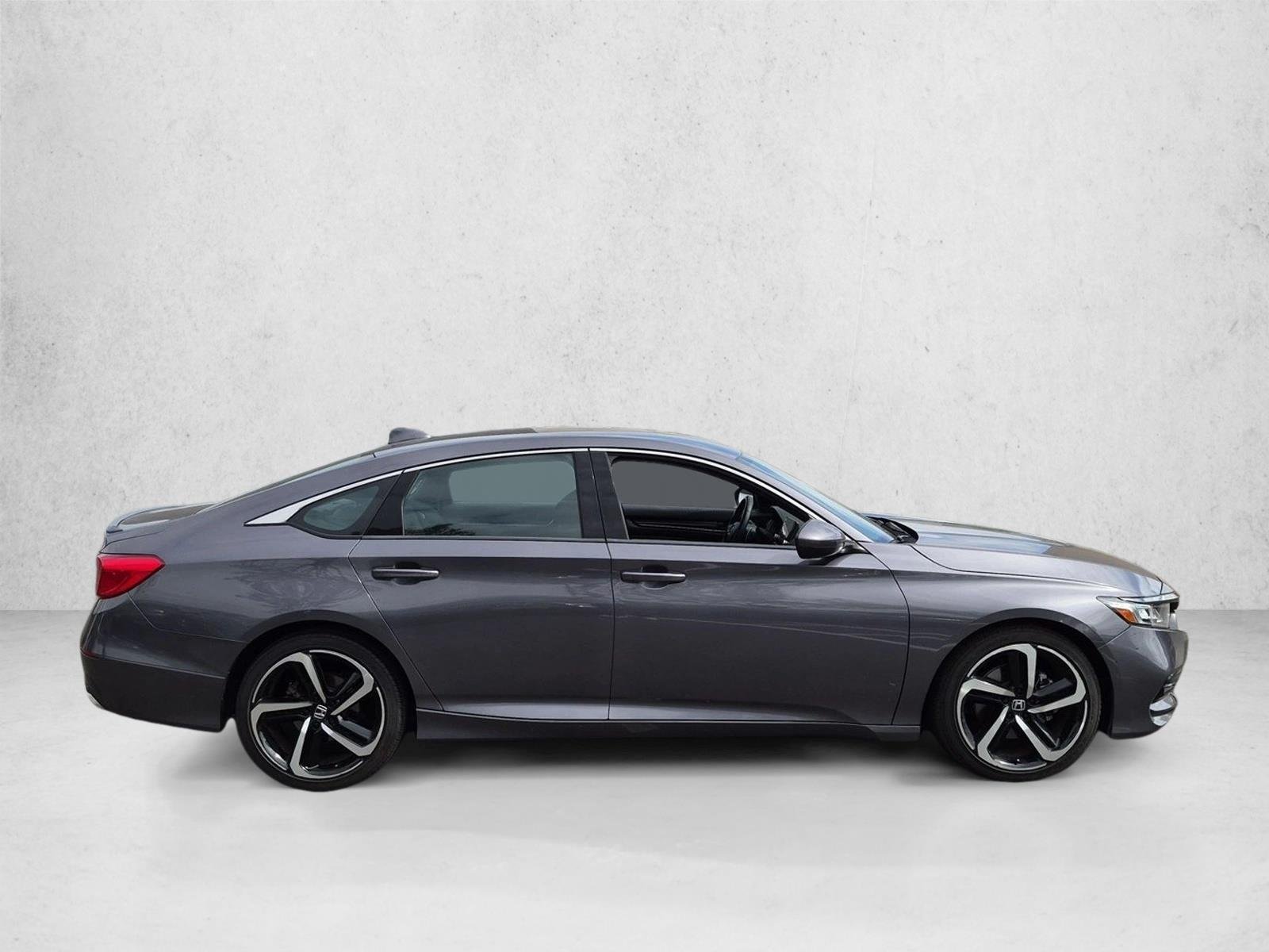 Used 2018 Modern Steel Metallic Honda Sport 1.5T image 4