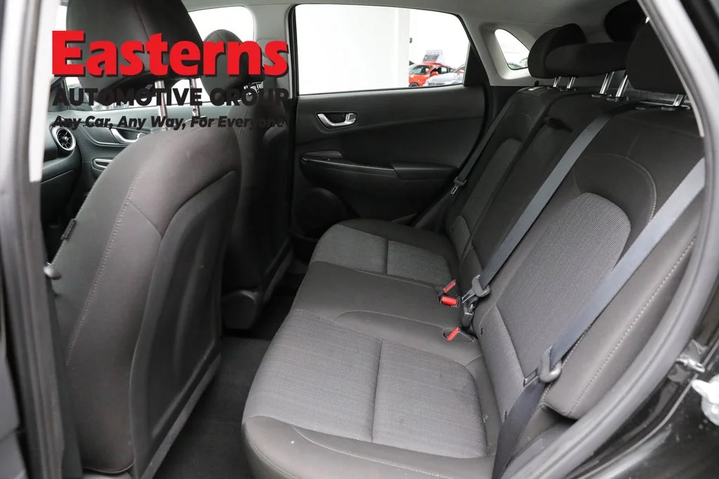 Used 2022 Black Hyundai SEL image 21
