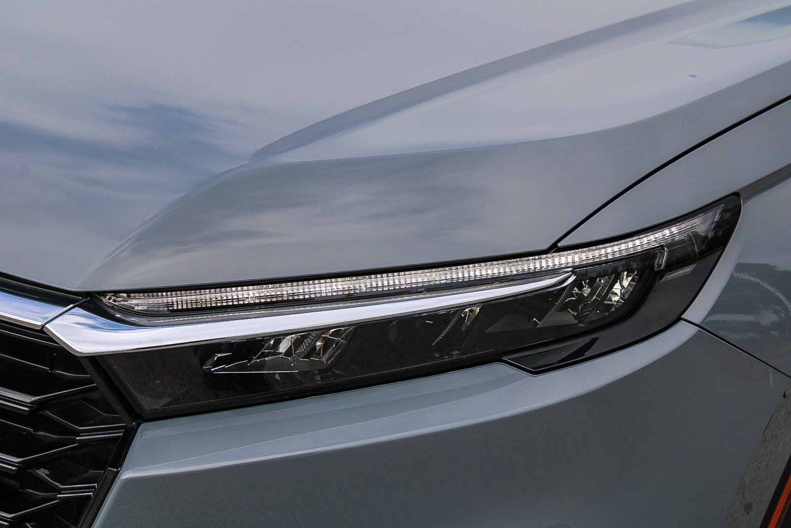 Certified Used 2025 Urban Gray Pearl Honda EX-L image 4