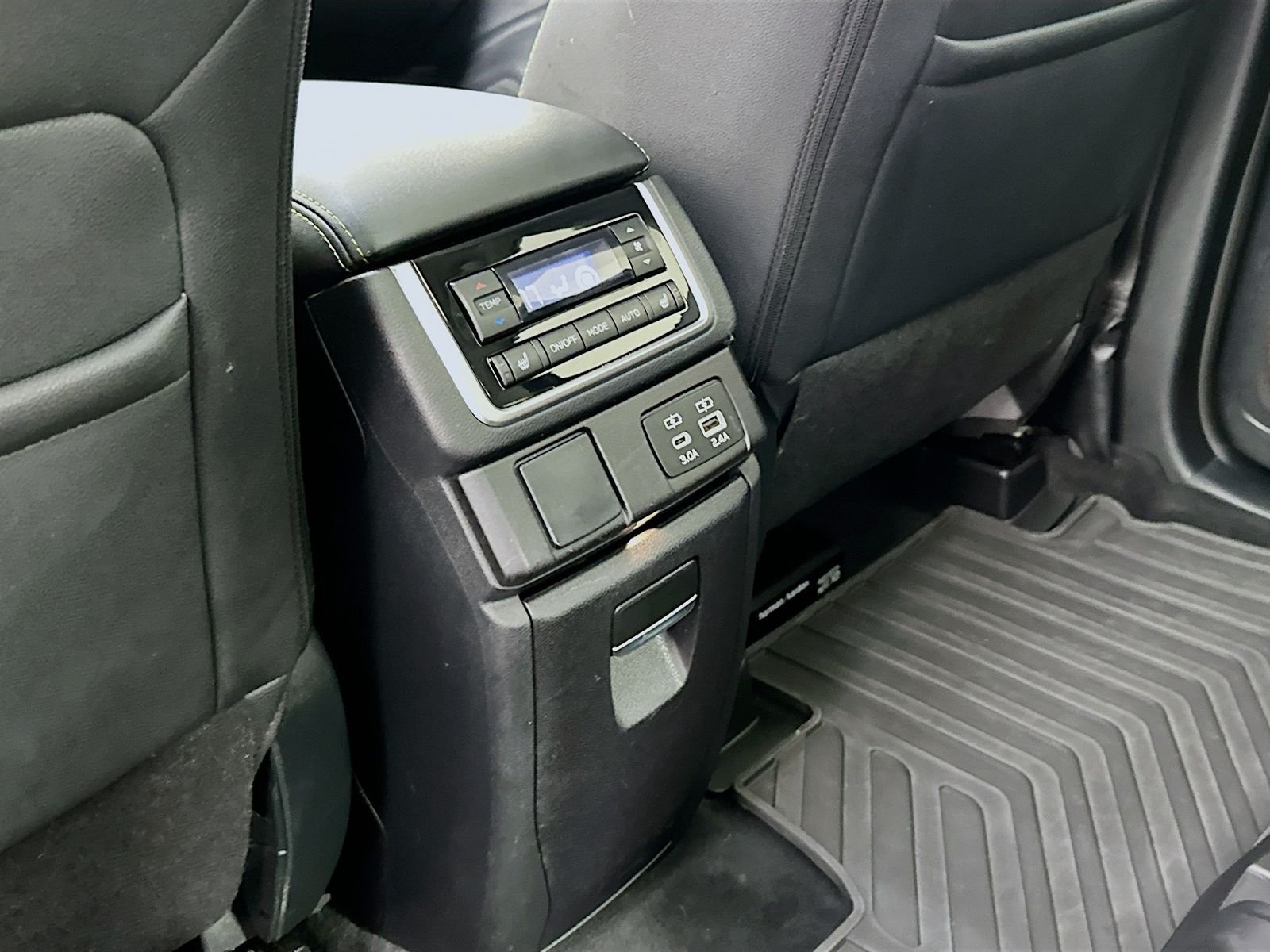 Used 2023 Crystal White Pearl Subaru Onyx Edition image 27