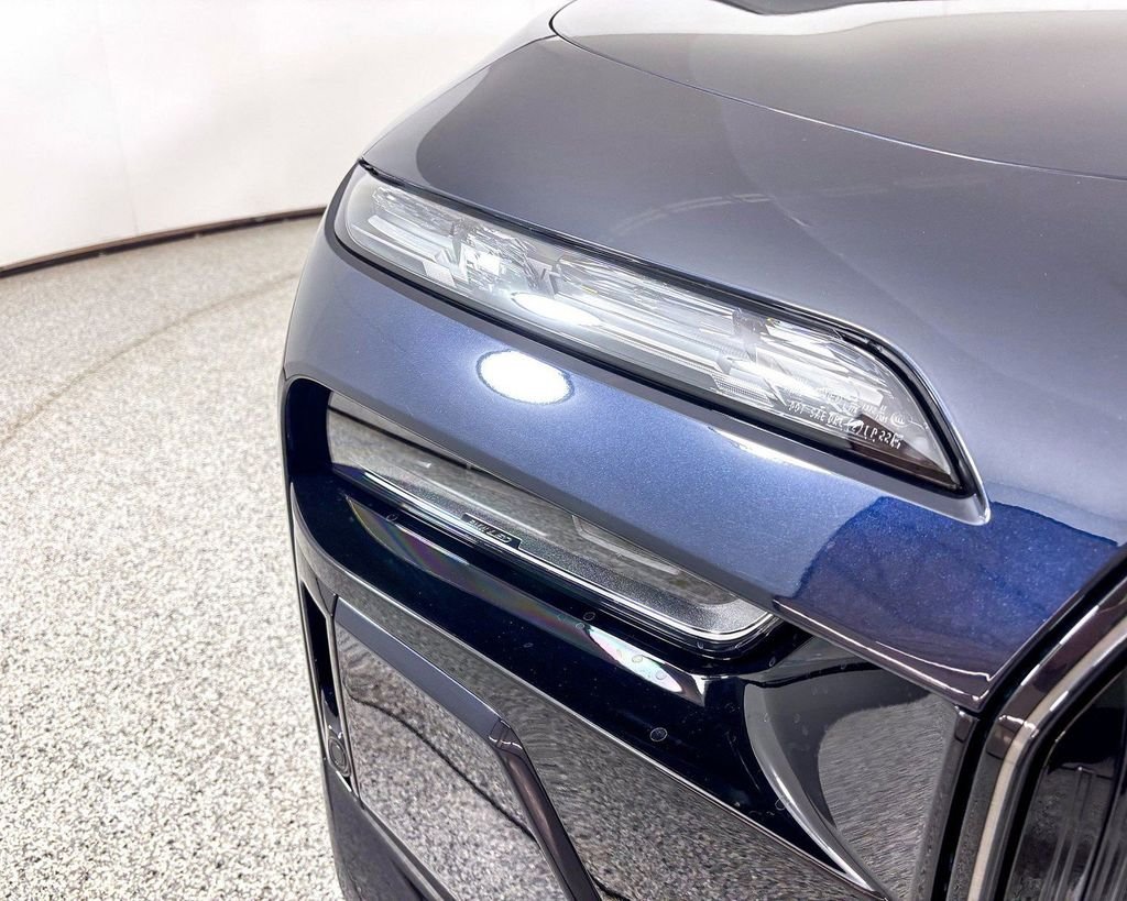 New 2025 Carbon Black Metallic BMW 750e xDrive image 7