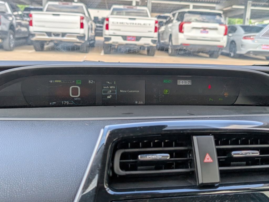 Used 2021 Gray Toyota LE image 11