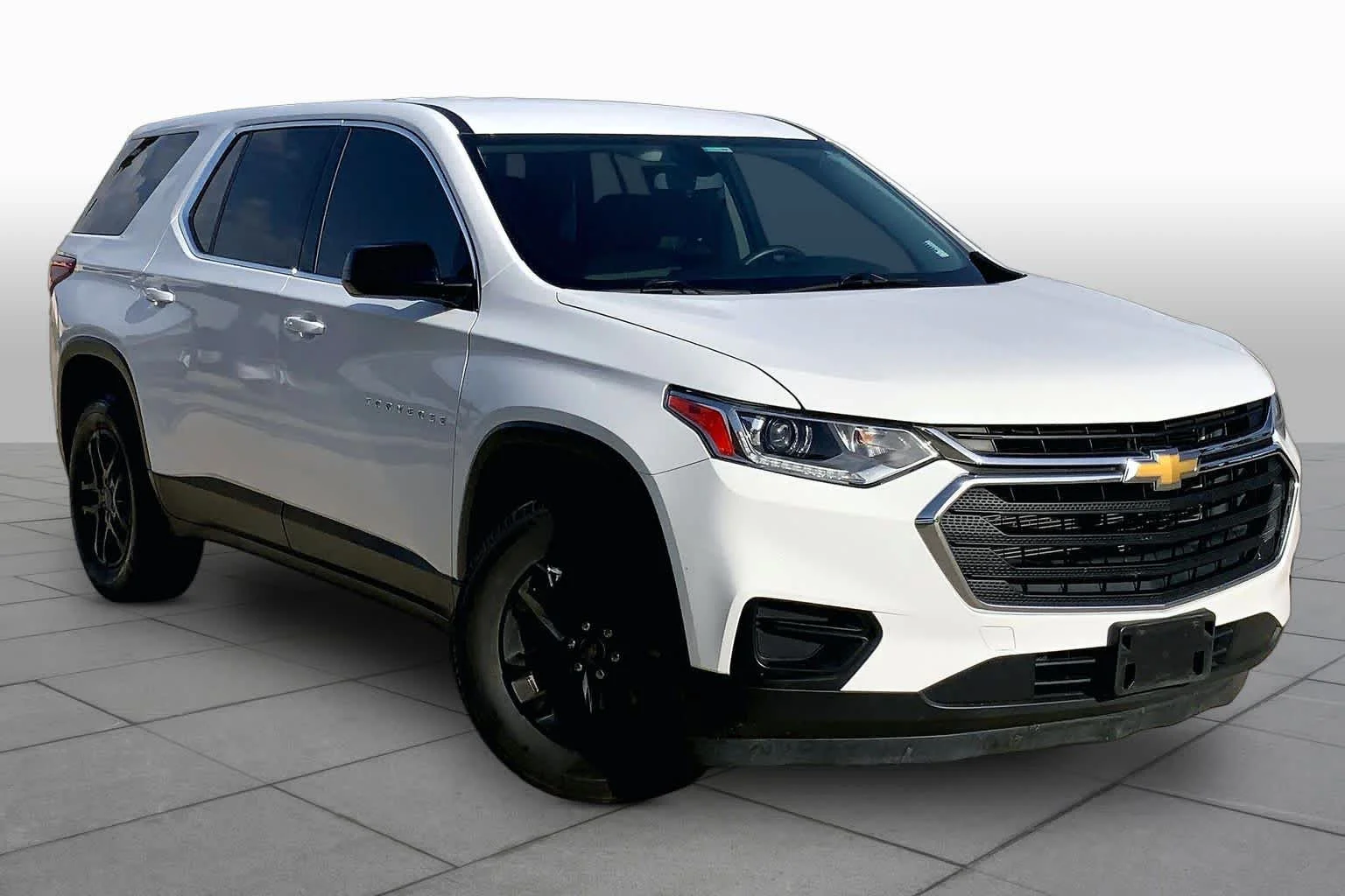 Used 2020 Summit White Chevrolet LS image 3