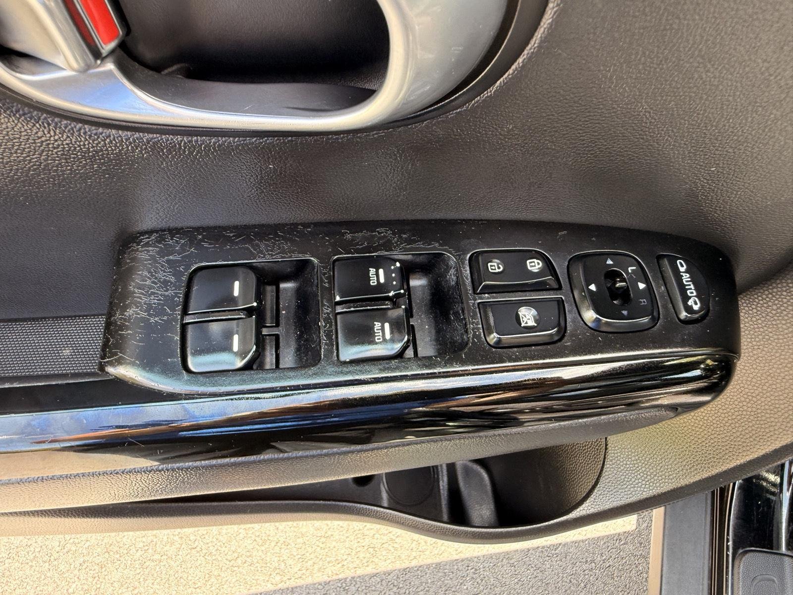 Used 2014 Shadow Black Kia ! image 13