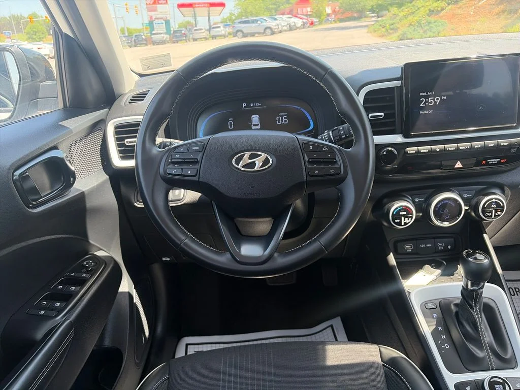 Used 2025 White Hyundai Limited image 14