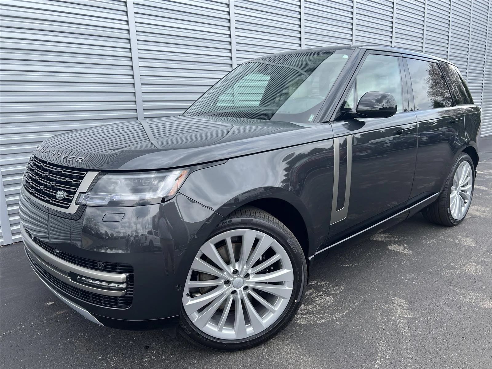 2025 Land Rover Range Rover 4.4 SE SWB's photo