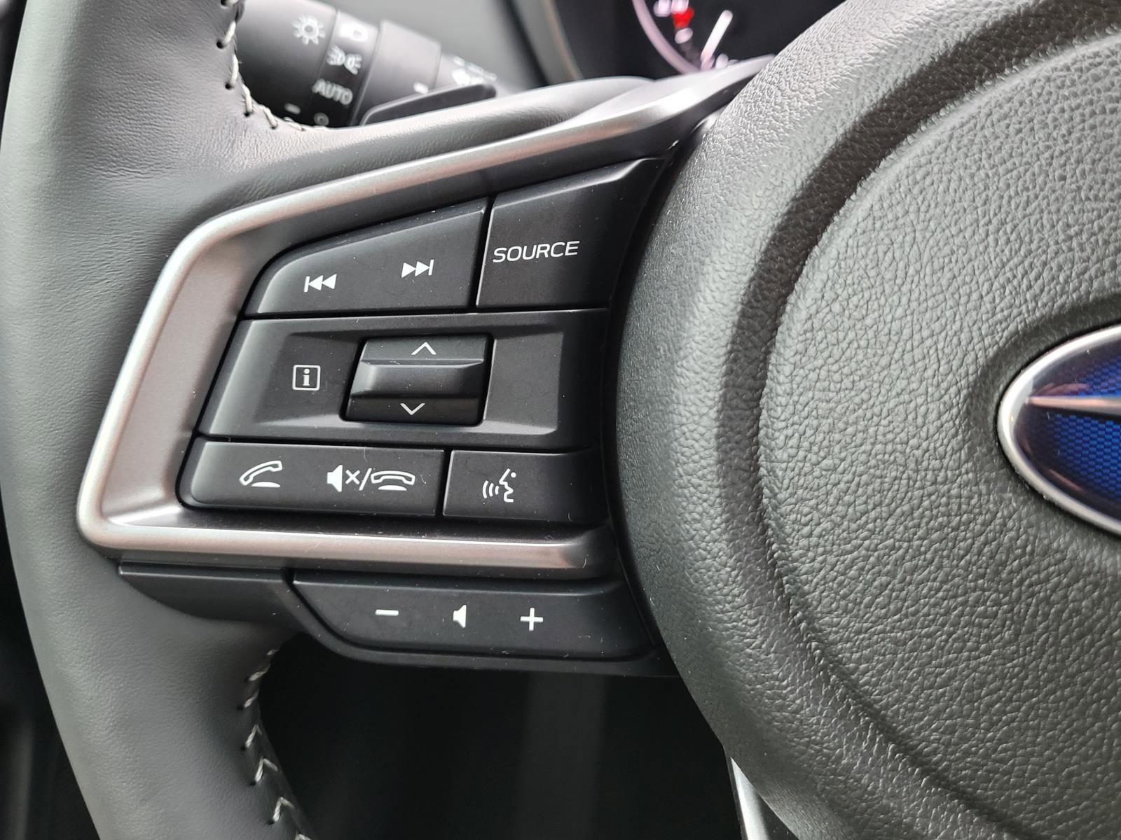 Used 2025 Ice Silver Metallic Subaru Touring XT image 9