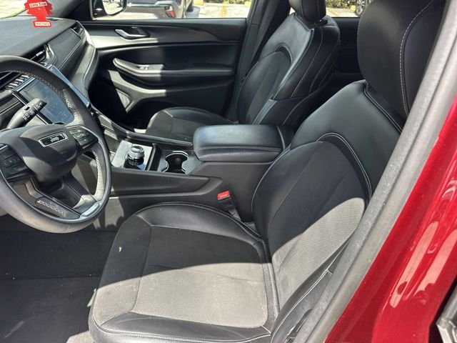 Used 2024 Red Jeep Altitude image 11