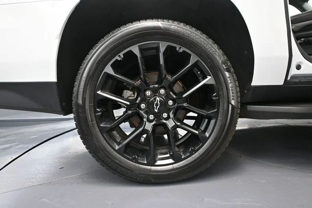 Used 2022 White Chevrolet RST image 17