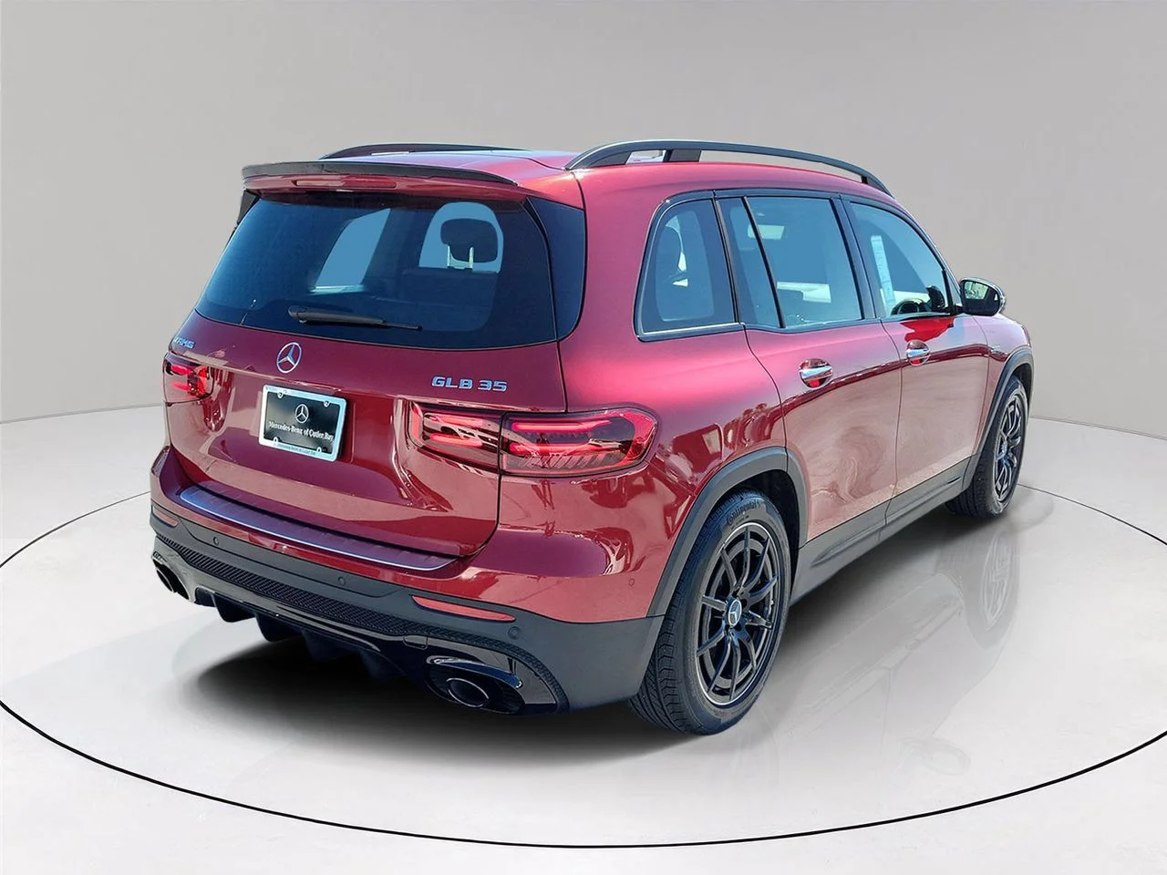New 2026 MANUFAKTUR Patagonia Red Metallic Mercedes-Benz AMG® GLB 35 4MATIC® SUV image 4