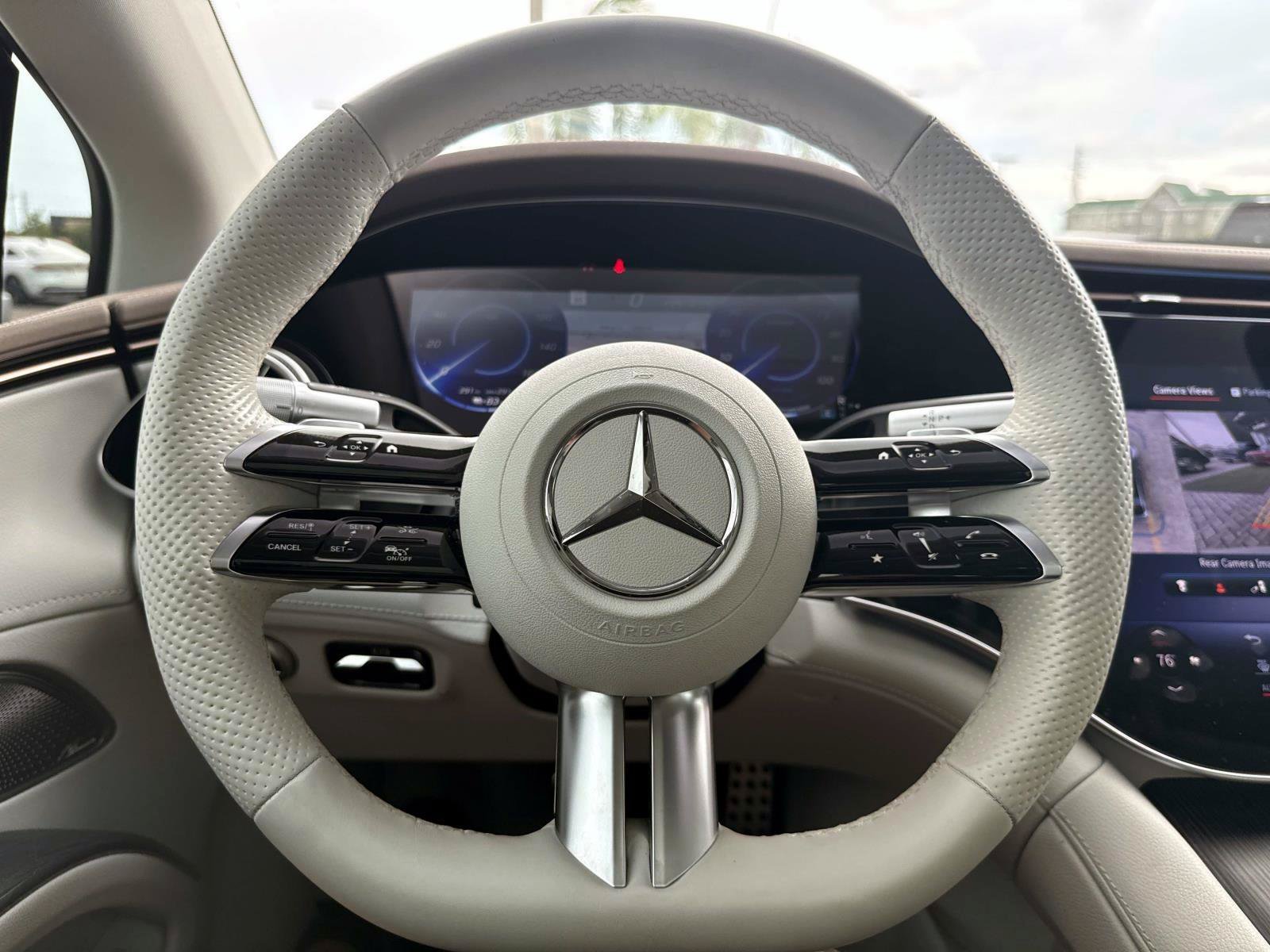 Used 2023 MANUFAKTUR Diamond White Metallic Mercedes-Benz 580 image 28