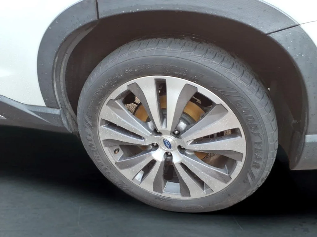 Used 2021 White Subaru Limited image 9